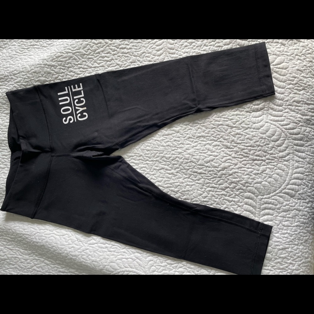 Lululemon x SoulCycle wunder under crop